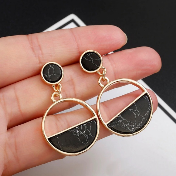 Golden Black Marble Dangle Long Earrings Gold - Picture 4 of 6
